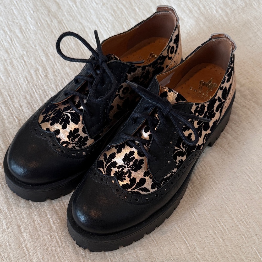 Embassy London Elegant Black and Gold Women's